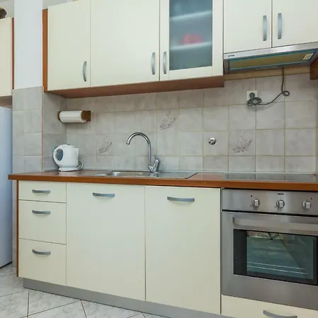 J & B Apartament