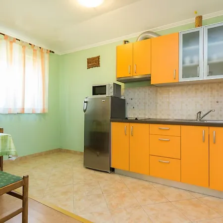 Apartament J & B *