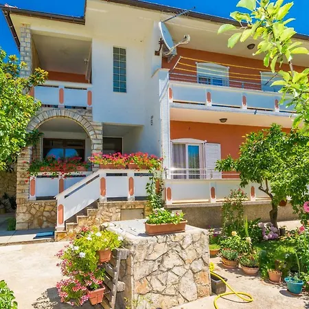 J & B Apartament
